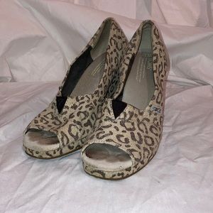 Toms leopard print espadrilles wedges sz 6.5